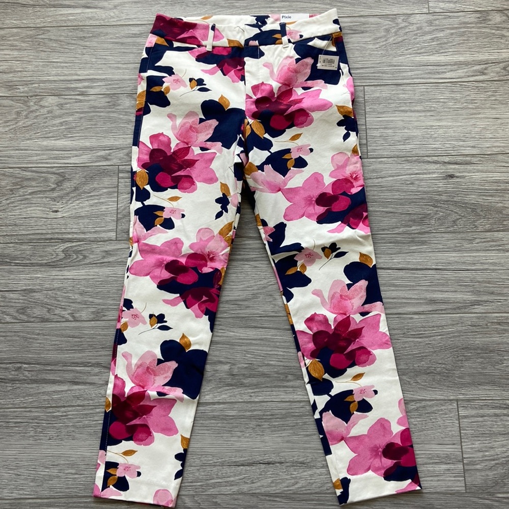 Women’s Size 4 Floral Print Pixie Pants